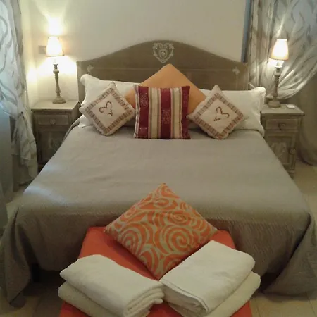 Lucrezia Accomodations *